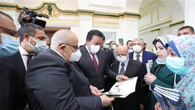 وزير التعليم العالي ورئيس جامعة القاهرة يتفقدان سير العملية التعليمية بجامعة القاهرة (صور)