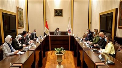 عاجل | د. خالد عبدالغفار يوجه بتكثيف حملات التوعية الصحية للتعريف بمرض «الإيدز» وسبل الوقاية من الإصابة (صور)