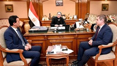 وزيرة التجارة تلتقي مدير عام المنظمة العربية للتنمية الصناعية والتقييس والتعدين 