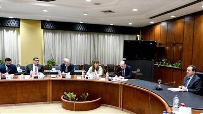 توقيع مذكرتي تفاهم مع البنك الأوروبي عن اقتصاد الهيدروجين وإنشاء مجلس للضيافة والسياحة