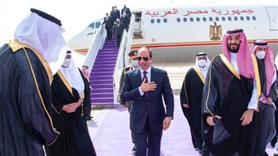 الرئيس السيسي يعود إلى أرض الوطن بعد زيارته للسعودية