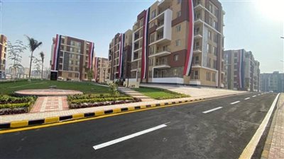 وزير الإسكان يتابع الموقف التنفيذي للمشروعات المختلفة بمدينة 15 مايو (صور)