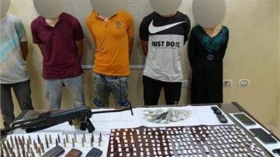 مصرع عنصرين شديدي الخطورة وضبط 393 آخرين بـ2000 قطعة سلاح 