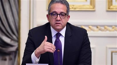 العناني يعقد اجتماعا لاستعراض آليات تنفيذ القانون الجديد للمنشآت الفندقية والسياحية