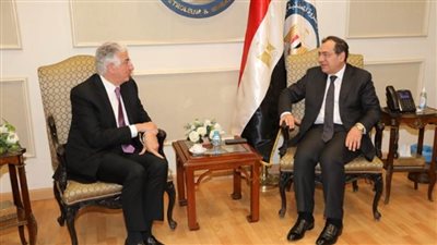 وزير البترول يبحث مع رئيس المؤسسة الدولية الإسلامية لتمويل التجارة برامج التمويل للعام الحالي 