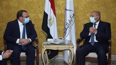وزير النقل يجتمع مع تحالف فينسي الفرنسية لمتابعة معدلات تنفيذ المرحلة الثالثة للخط الثالث للمترو (صور)
