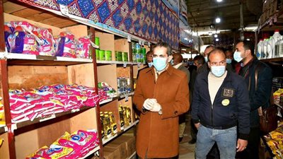 محافظ الغربية يتفقد معرض أهلاً رمضان ومنافذ البيع في سمنود