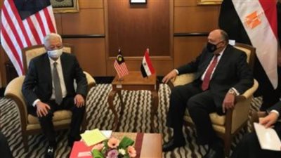 شكرى يسلم رئيس وزراء ماليزيا رسالة من الرئيس السيسى حول العلاقات الثنائية