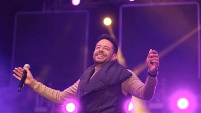 بالصور .. بعد تألقه في أضخم حفلات JTTX بجدة  .. حماقي يشعل شتاء القاهرة الجديدة ب 