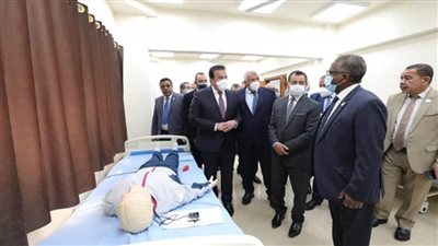 د. خالد عبد الغفار ومحافظ الوادي الجديد يفتتحان منشآت جديدة في جامعة الوادي الجديد (صور)