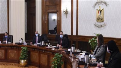 رئيس الوزراء يستعرض مستجدات الموقف الاقتصادي والإجراءات المتخذة لاحتواء تداعيات الأزمة الروسية ـ الأوكرانية (صور)