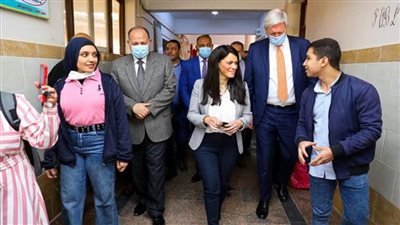 وزيرة التعاون الدولي تتفقد مدرسة المتفوقين في العلوم والتكنولوجيا والرياضيات بأسيوط (صور)