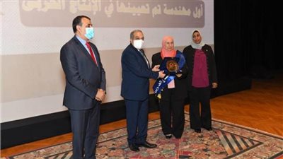 وزير الإنتاج الحربي يكرم الأمهات المثاليات