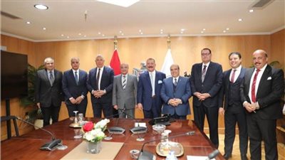 وزيرا العدل والزراعة يوقعان عقدًا لنقل أراضي ومباني لإقامة محكمة بالقناطر الخيرية