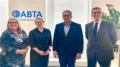 «العناني»: مصر تحترم وتحرص على تقديم أفضل خدمة ورعاية لجميع السائحين