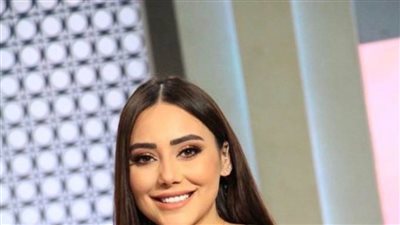 الإعلامية بثنية توكل تخطف الأضواء ببرنامج 