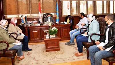 محافظ الغربية 252 قافلة وتوفير ٧٧٧٣ فرصة عمل لأهالي مركز زفتى 