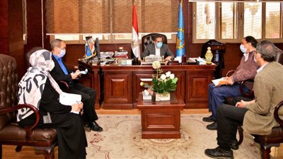 محافظ الغربية يناقش نسب تنفيذ المشروعات بالمحافظة