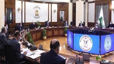 رئيس الوزراء يترأس الاجتماع الرابع للجنة مواجهة تأثير الأزمة العالمية الراهنة على السلع الاستراتيجية (صور)
