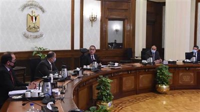 رئيس الوزراء يستعرض إجراءات تنشيط البورصة المصرية وجذب الاستثمارات الأجنبية