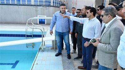 وزير الرياضة يتفقد الأعمال الإنشائية بفرع نادي النادي بشيراتون قبل افتتاحه (صور)