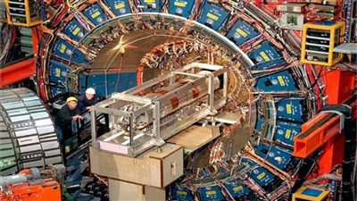 دراسة: أحد الجسيمات الأساسية للكون «يقلب» قوانين الفيزياء