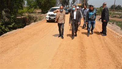 محافظ الغربية يتفقد رصف ١٣ شارع و ٥ طرق بالسنطة وطنطا 