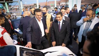 فوز فريق جامعة دمياط والمعهد العالي بالعاشر من رمضان بالمركز الأول في نهائيات رالي السيارات الكهربائية الرابع (صور)