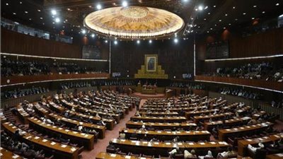 البرلمان الباكستاني يستعد لانتخاب رئيس وزراء جديد خلفا لعمران خان 