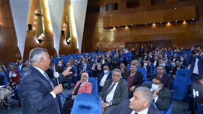 وزير الري: تطهير الترع والمصارف ورفع درجة الاستعداد لموسم أقصى الاحتياجات المقبل (صور)