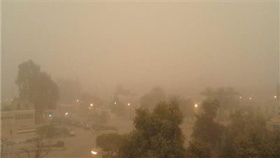 عاصفة ترابية قوية تضرب الفرافرة في الوادي الجديد