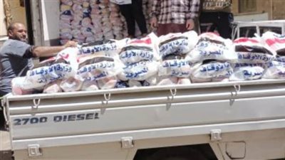 الأوقاف تعلن توزيع 100 ألف شنطة غذائية فى 6 محافظات.. صور