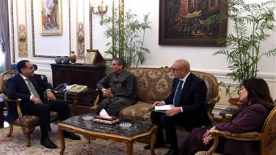 رئيس الوزراء يلتقي المستثمر الإماراتي محمد العبار لبحث فرص التوسع في الاستثمارات بمصر (صور)