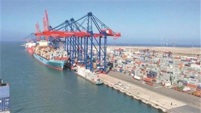 اقتصادية قناة السويس: تفريغ 3517 طن رخام وتداول 27 سفينه بموانئ بورسعيد