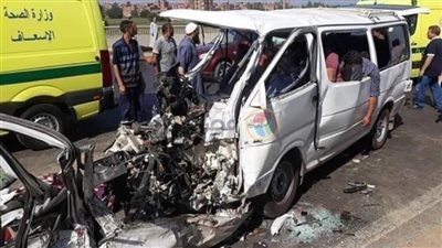 إصابة 9 أشخاص في تصادم سيارتين بطريق الحواويش بسوهاج