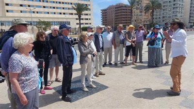 جولة سياحية لعدد من السائحين الأجانب بمدينة بورسعيد