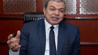 وزير القوى العاملة يهنئ وزير الدفاع بالذكرى الـ 40 لعيد تحرير سيناء 