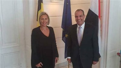 سفير مصر في بروكسل يبحث سبل تعزيز التعاون مع وزيرة الدفاع البلجيكية