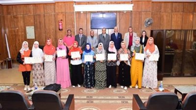 د. خالد عبد الغفار يستعرض تقريرًا عن إنجازات الجامعات في محو الأمية (صور)