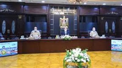 السيسي يشيد بدور القوات المسلحة في اقتلاع جذور الإرهاب من سيناء