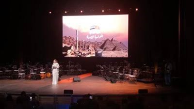 مصطفى مدبولي يشهد عرضا بدار الأوبرا التونسية تحت عنوان السنة الثقافية