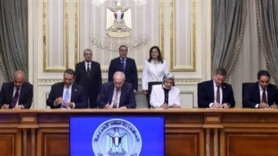 رئيس الوزراء يشهد توقيع تعاون لإنتاج 300 ألف طن أمونيا خضراء من الطاقة النظيفة