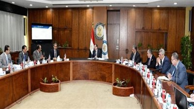 وزير البترول يتابع جهود زيادة إنتاج الثروة البترولية لمواجهة التحديات العالمية (صور)