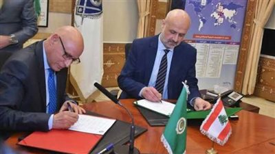 وزير الداخلية اللبناني ورئيس بعثة الجامعة العربية يوقعان مذكرة تفاهم لمراقبة الانتخابات