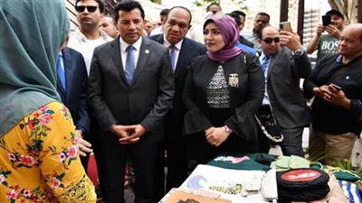 وزير الرياضة ومحافظ المنيا يتفقدان مبنى المديرية ونزل الشباب الدولي ويطلقان برنامج مشواري (صور)