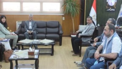 رئيس جامعة جنوب الوادى يستقبل وفدا من برنامج النمو الأخضر