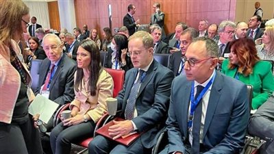  رئيس اقتصادية قناة السويس يطرق أبواب الاستثمار الإنجليزي لمشروعات الاقتصاد الأخضر (صور)