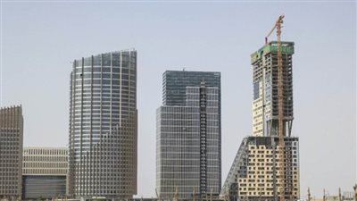 وزير الإسكان: الانتهاء من جميع الهياكل الرئيسية للأبراج بمنطقة الأعمال المركزية بالعاصمة الإدارية (صور)