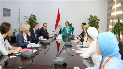 وزيرة البيئة تبحث مع مدير بنك الاستثمار الأوروبي للمناخ التعاون المشترك في مشروعات المناخ (صور)