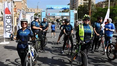 وزير الرياضة ومحافظ القاهرة يطلقان إشارة بدء 